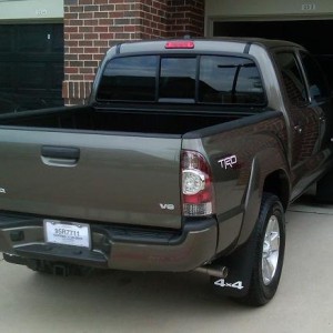 tacoma_bed_in_driveway_small