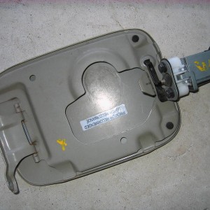 Electric opener fuel door