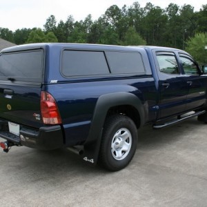 2008_Toyota_Tacoma_4_Door_Crew_Cab_4x4_-_Passenger_Rear