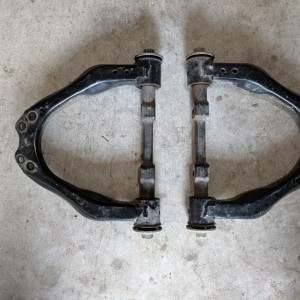 5-lug UCA