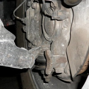 ball_joints_and_headlights_fail_004