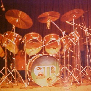DRUM KIT