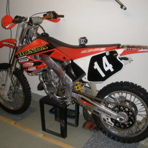 cr125
