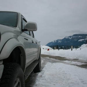 driver_front_close_cliffs
