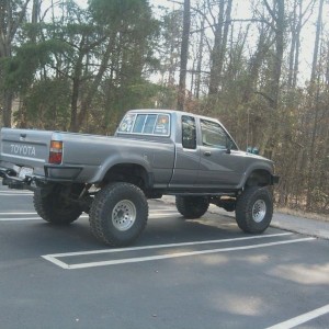 Bad ass Solid axle rig spotted at school!