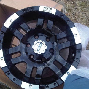 16x8 Moto Metal 951