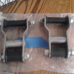 Sweet, my greasable lift shackles arrived today :woot: