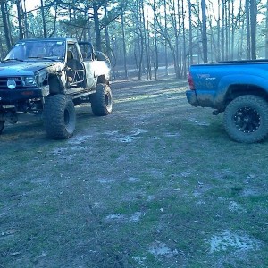 lifesaflaw123's Tacoma and his buddy's 4Runner