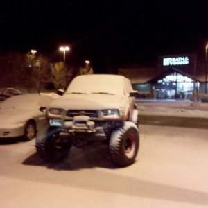 First gen SAS, Toyota front axle with dual Tcase, pass side drop. Wtf?