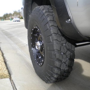 33" (255 85 r16) BFG KM2's
