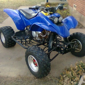 About to sell my 400ex. Just put new plastics on it too...