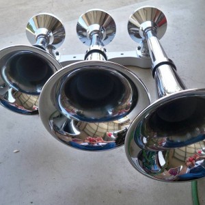 Banjohauler's train horn install