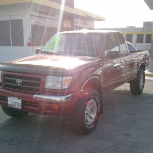 99 Tacoma 2wd 4cyl 121k miles $7800