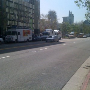 8 food trucks, way too many choices =\