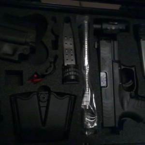 XDM 40 compact with two full size mags and Insight xtiprocyon
