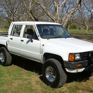 1986_Toyota_4x4_Pick_Up_4_Door_South_African_Import_Front_1