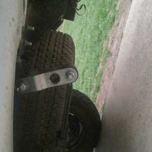 Greaseable shackles