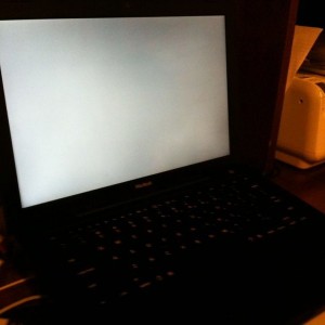 FUCK I think my MacBook is done. Screen froze up, shut it down now that&#03