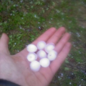 idk id say 1/4 inch maybe. and i think it was bigger but it started melting