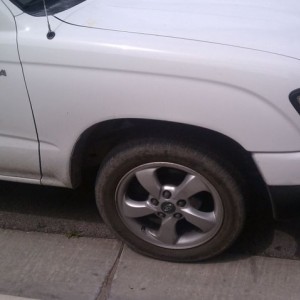 Buhahaha Hyundai wheels on a tacoma! Your doing this wrong!