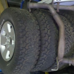 285 70 17 two in good and two in alright condition with sport rims... Also 