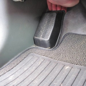 07-Foot rest pull out