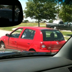 Renault clio with Italy plates