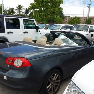 Sun visor in a convertible? Wut?