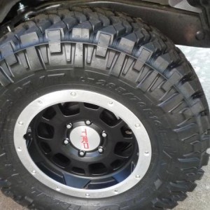 Nitto Trail Grappler 285 70 16 on beadlock