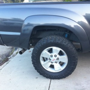 Wash ,wax , toyo open ct mt tires, trd fj Center caps , weather techs ,,,,,