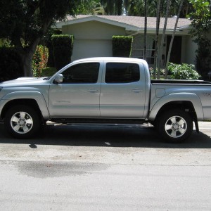 2011_Toyota_Tacoma_026