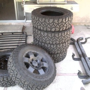 My cousin scored all this for $575 in craigslist!