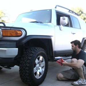 Got my cousins 3" lift on his fj done today!