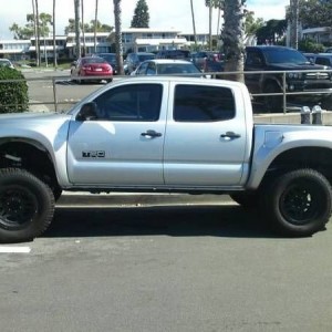 35s or 33s?? How much lift do u think it has front/rear