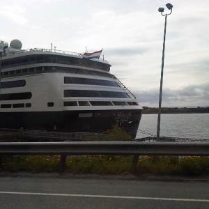 Cruise ship in town=lost aimlessly wandering tourists