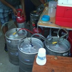 Take note of the hoses, keg to keg to keg to draught!