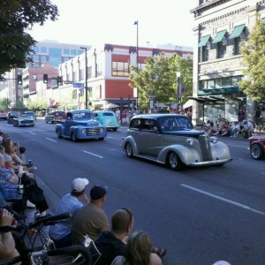 Massive hot rod cruise/parade through downtown boise