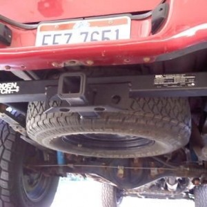 hitch painted and installed. thanks kyle(kmok)!
