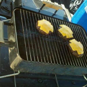 Burgers pon da beach ftw