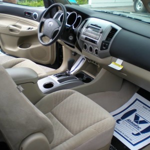 '11 Access Cab TM w/ Beige Interior