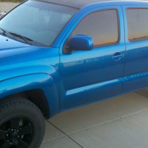 Got bored today so I painted my wheels black... im diggin it