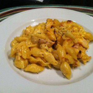 Home made Mac n cheese n chicken with the girl friend :)