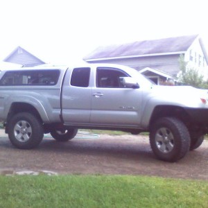 Cap installed, truck washed for camping in the rain this weekend!
