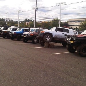 Whole lotta FJ's!!! :eek: