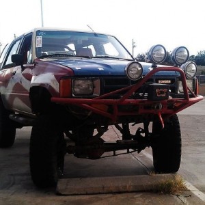 85 yota 4 runner. Sweet friggin rig.