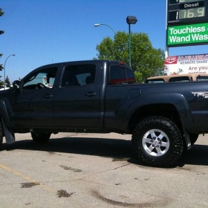 gf/truck levelled,rims/tires only