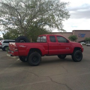 Lifted 2WD outside of the JCC on Alma School rd.