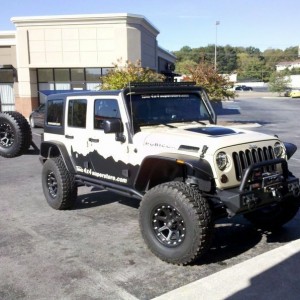 Mobbin the shop jeep today