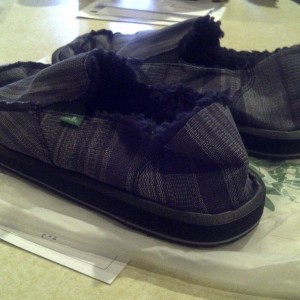 New kicks for the winter. Sanuk! Donny chill, with the fur inside.. :goingc