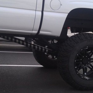 Get a load of this sweet driveshaft... I bet its pretty when his cruising t